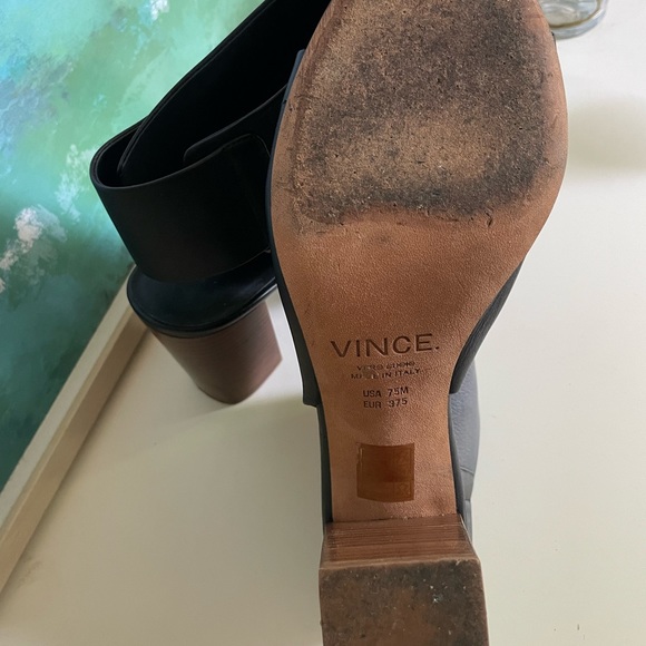 VINCE Faye Leather Bootie 7.5 - Picture 7 of 7